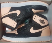 으 나이끼 뽀샵에 당했네 너무 밝아 눈부셔 본드냄새에 질식되겠어  AIR JORDAN 1 RETRO HIGH OG Crimson Tint 555088 081 | Air... 