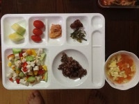 7/5 아침식단  현미밥,두부샐러드,토마토계란국,과일 | 두부 샐러드, 과일