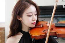 Ý tưởng của 화 연 trên 여자 아이돌 trong 2020