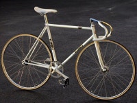 화이트와 라이트골드의 조화라.... 갖고싶은 프레임이다!!! | Bicycle track, Bike swag, Steel bike