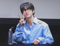 © 현진이는 예술이다 [1, 2] please do not edit or crop logo : Stray Kids Update in 2020 | Kids, Stray, Boys