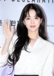 Roh Jeong Eui（ノジョンウィ）에 있는 Krosa님의 핀 | 긴 머리, 여배우, 연예인