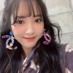 선물 두번째🎁💜 #보나 언니가 보내온귀여움 가득한 셀카 선물이 왔쭈😆#우정 에게도 전달하겠쭈😍💜 #앳스타일#우쭈그램 #UZZU | 소녀, 셀카