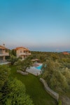 아벨리아 럭셔리어스 빌라스 - Abelia Luxurious Villas - 티라트래블 - 최저가 호텔 예약