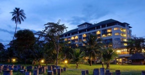 카놈 골든 비치 호텔 (Khanom Golden Beach Hotel) - 몽키트래블