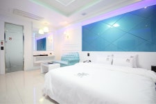 돔 호텔, Dom Hotel – 한국호텔예약은 트래블노트