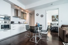 콘도 인 더 스카이 위드 어 브레스테이킹 뷰 :: 600개 도시 현지 친구와 진짜 여행을 콘도 인 더 스카이 위드 어 브레스테이킹 뷰