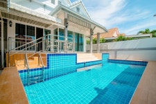 Baan Indoor Pool Villa | Qantas Hotels Baan Indoor Pool Villa