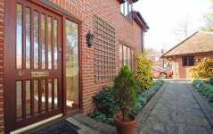 Garden Flat, 5a St Andrews Lane, Tangmere 22751 | Qantas Hotels Garden Flat, 5a St Andrews Lane, Tangmere 22751