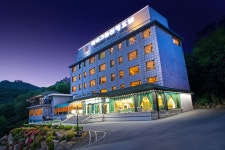 Evergreen Tourist Hotel | Qantas Hotels Evergreen Tourist Hotel