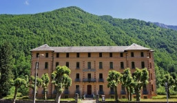 Logement n106 4pers face aux Thermes | Qantas Hotels Logement n106 4pers face aux Thermes