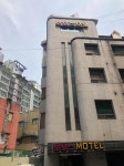 보보스 모텔