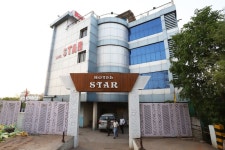 OYO 46604 Hotel Star | Qantas Hotels OYO 46604 Hotel Star