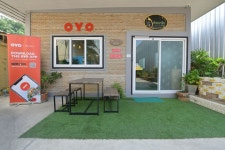 OYO Baan Wararin Hostel | Qantas Hotels OYO Baan Wararin Hostel