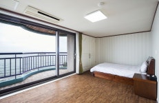 Benikea Mountain and Sea Sokcho Gangwon-do - Reviews and Photos