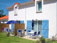 Cozy Holiday Home With a Terrace at 600 m. From the Beach | Qantas Hotels Cozy Holiday Home With a Terrace at 600 m. From the Beach