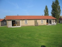 Tidy Bungalow with Terrace near Small Beach | Qantas Hotels Tidy Bungalow with Terrace near Small Beach