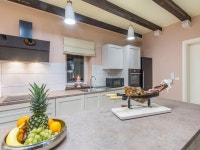 한눈에 비교하기 | 올스테이 Spacious Villa for up to 8 Persons With Private Pool, Garden, Bb 최저가 숙소, 한눈에 비교하기