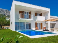 Luxurious Villa in Kaštel Gomilica With Pool | Qantas Hotels Luxurious Villa in Kaštel Gomilica With Pool