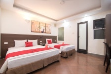 RedDoorz near Le Van Luong Street | Qantas Hotels RedDoorz near Le Van Luong Street