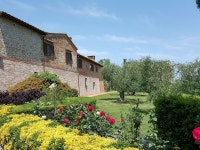 Countryside Farmhouse in Castelfiorentino With Terrace | Qantas Hotels Countryside Farmhouse in Castelfiorentino With Terrace