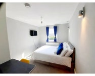 Oxley Comfy House - Central Milton Keynes | Qantas Hotels Oxley Comfy House - Central Milton Keynes