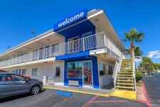 Motel 6 Las Vegas, NV - Boulder Hwy | Qantas Hotels Motel 6 Las Vegas, NV - Boulder Hwy
