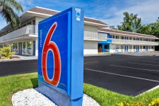 Motel 6 Dania Beach | Qantas Hotels Motel 6 Dania Beach