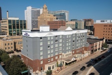 Hilton Garden Inn Rochester Downtown, MN | Qantas Hotels Hilton Garden Inn Rochester Downtown, MN