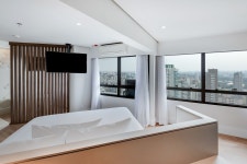 래디슨 폴리스타 검색결과 래디슨 폴리스타