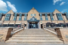 빌리지 호텔 리즈 노스 - Village Hotel Leeds North | 티라트래블 호텔 예약