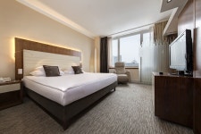 유로스타 유호텔 - Eurostars UHotel - 티라트래블 - 호텔, 여행의 목적이 되다