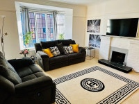 Gerrardscross-sleeps4-parking-petfriendly-wembley | 2025년 최신 가격 & 프로모션 - 클룩 Klook 대한민국  Gerrardscross-sleeps4... 