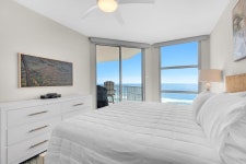 Emerald Dolphin Unit 1520 | Qantas Hotels Emerald Dolphin Unit 1520