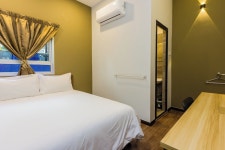Great 5BR Garden Inn by uBook | Qantas Hotels Great 5BR Garden Inn by uBook