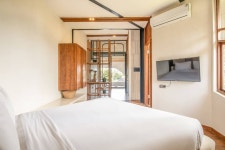 BAZ Villa 12 Studio 2 L Elegant 1BR Loft With Art Deco Flair Shared Pool | Qantas Hotels BAZ Villa 12 Studio 2 L Elegant 1BR Loft... 
