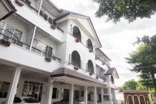 모닝 듀 로지 (Morning Dew Lodge) - 몽키트래블