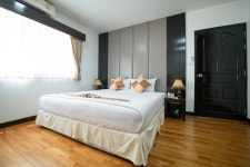 J 타운 서비스 아파트먼트 (J-Town Serviced Apartments) - 몽키트래블