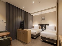 더 퍼스트 스테이 호텔