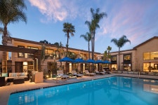 The Cove Hotel, Long Beach | Qantas Hotels The Cove Hotel, Long Beach