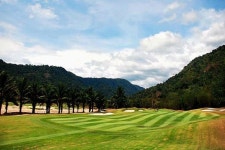 로얄 힐스 골프 리조트 & 스파 (Royal Hills Golf Resort and Spa) - 몽키트래블