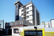 Cyber Motel | Qantas Hotels Cyber Motel