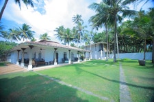 Olanda Private Beach Villa | Qantas Hotels Olanda Private Beach Villa