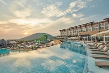 Shinhwa Jeju Shinhwa World Hotel &amp;amp; Resorts - 신화 제주신화월드 호텔앤리조트 | 티라트래블 호텔 예약