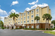Quality Inn & Suites Lehigh Acres Fort Myers | Qantas Hotels Quality Inn & Suites Lehigh Acres Fort Myers