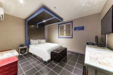 Hotel C& | Qantas Hotels Hotel C&