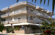 Harisis Apartments | Qantas Hotels Harisis Apartments