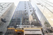 Renaissance Hotel | Qantas Hotels Renaissance Hotel