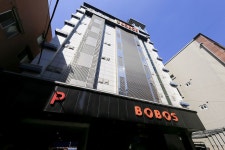 Hotel BOBOS | Qantas Hotels Hotel BOBOS
