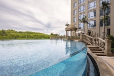 Jin Bei Palace Hotel | Qantas Hotels Jin Bei Palace Hotel